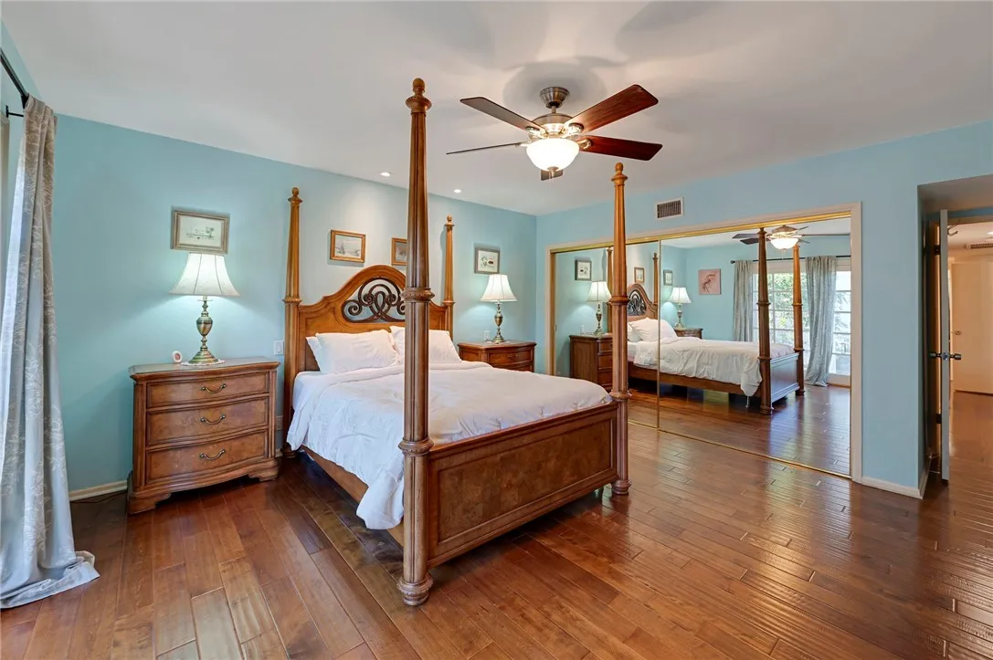 5406 Hazeltine Avenue, Sherman Oaks, California 91401 home-pic-16